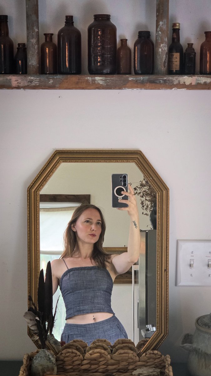 MatriarchCxC's tweet photo. With all that time and money on your hands, you think you'd be happy...

But you're right, something is missing.

Your fulfillment is found at My feet. https://t.co/nWPrOjCKPx