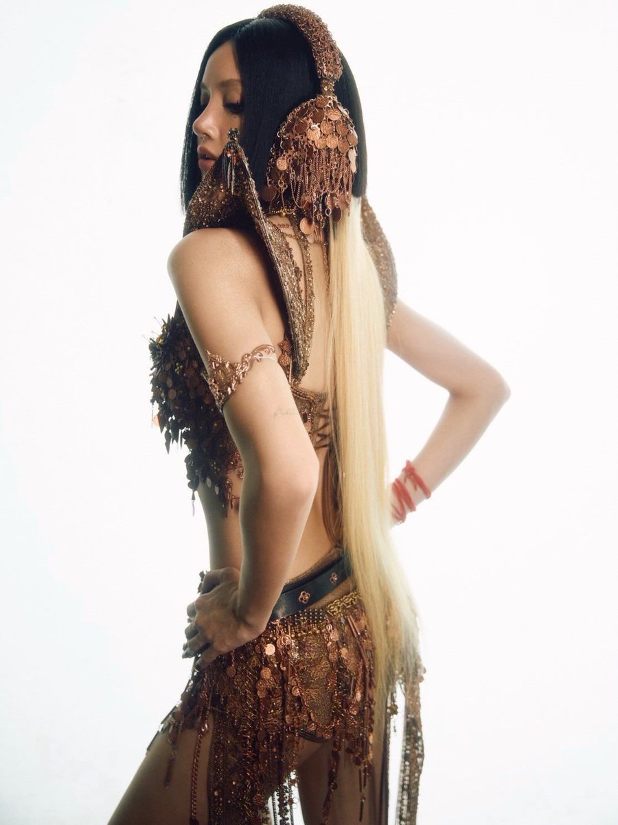 LISANATIONS_'s tweet photo. LA LALISA, LA DIVA ❤️‍🔥

@wearelloud #LISA_SaWaDiKa https://t.co/63H0J1vGtT