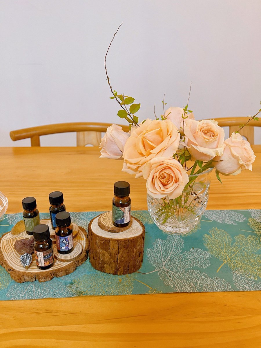 hakki123's tweet photo. Looking for a fun, low-cost hobby Start collecting pressed flowers this weekend – it’s meditative, creates beautiful decor, and lets you connect with nature! https://t.co/C98UINWlD2