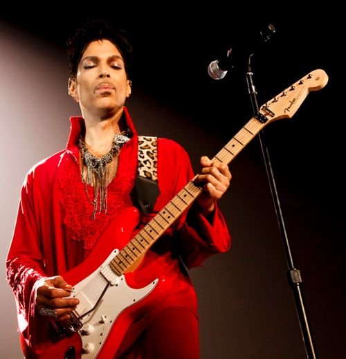 carole_c09's tweet photo. Prince pic daily since 21.04.16 until justice is served 📷 
#justice4cuz 🕊
#Peace2Prince    #Love4OneAnother 💜☔☝#NoAccident 
#TRUTHMatters 🕊 #BreakTheSilence 🔇 https://t.co/oKWzzrhYMI