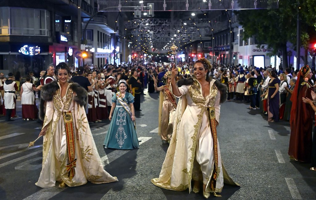 Rebeca_Murcia's tweet photo. Murcia ya siente su fiesta ☪️✝️

El campamento medieval abre sus puertas y kábilas y mesnadas vuelven a llenar la ciudad de historia y tradición.

¡Vivan los Moros y Cristianos! ¡Viva Murcia! https://t.co/cJ5tbT7cRV