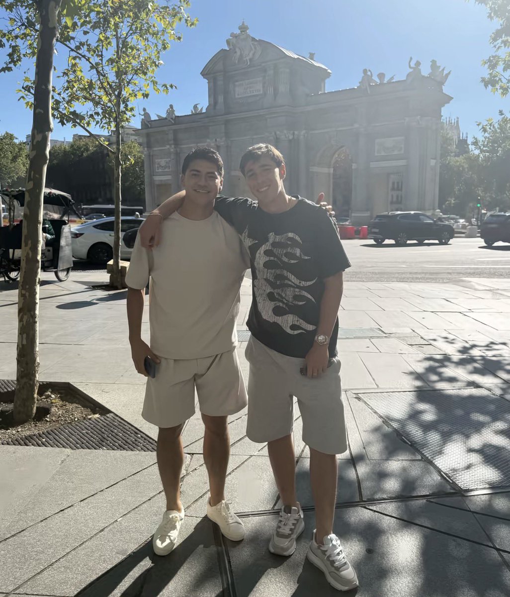 _bykidult's tweet photo. Mateo y Obed juntos, se logró construir la panadería después de juntar migajas por migajas
#teobed 😭💗 https://t.co/H54yB1xabe