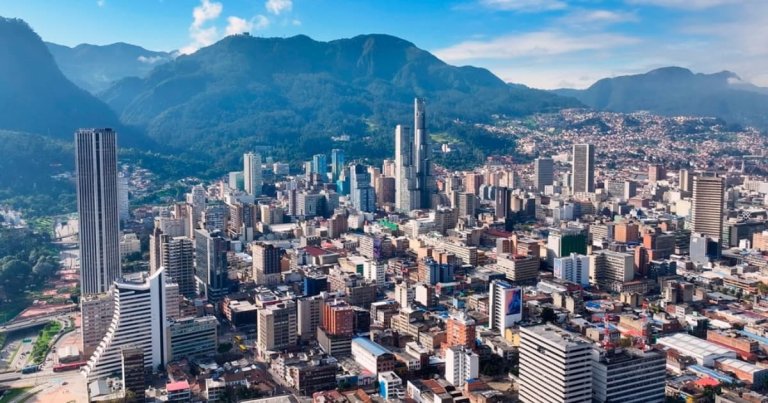 newplanetv's tweet photo. Avanza en el Concejo el proyecto de Acuerdo que busca convertir a Bogotá en una ciudad inteligente.

https://t.co/aO9gLeFGGt https://t.co/bcS0UY26YN