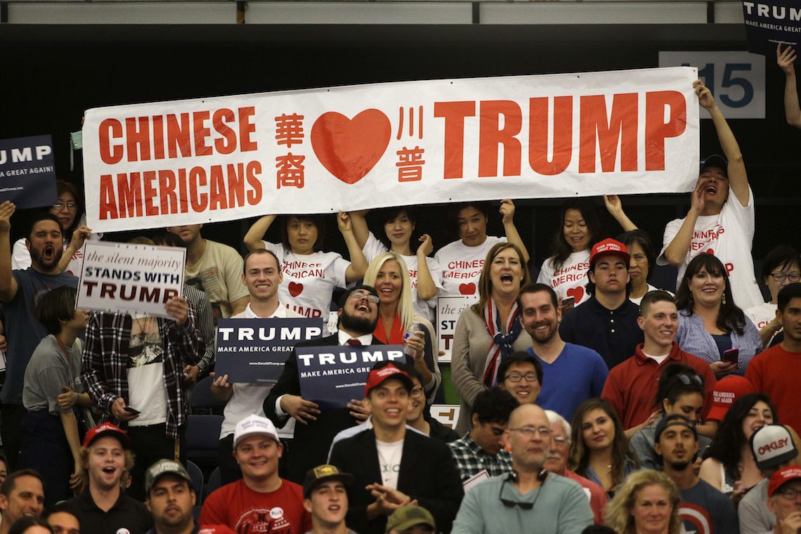 Tianshuihanyan's tweet photo. 反驳：
纳姐邀请多位华裔爱国者一起来反驳北美保守评论最近发表的文章“美国华人挺川基督徒之间的这起诉讼到底是为什么？” . 
该文挖出销声匿迹多年的王湉（天天）与感恩的心相比， 
是作者对事实真相完全无知？
还是故意误导读者？ 
纳姐访谈。
直播美东晚9点半开始，欢迎大家届时点击下方链接参与评论。
https://t.co/pYW0AJvkKD
