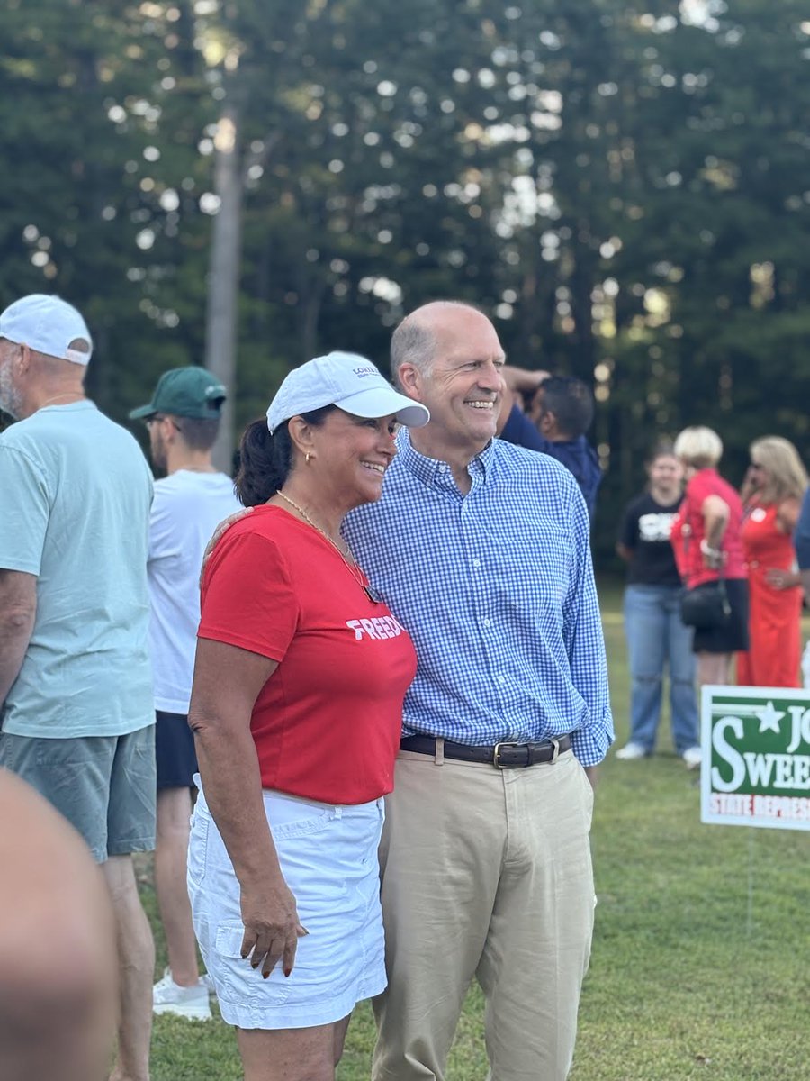 SununuSenator's tweet photo. Great to be back home at the Salem Republican Town Committee Labor Day Picnic. Kitty and I had a blast! https://t.co/dPNybHpVPh