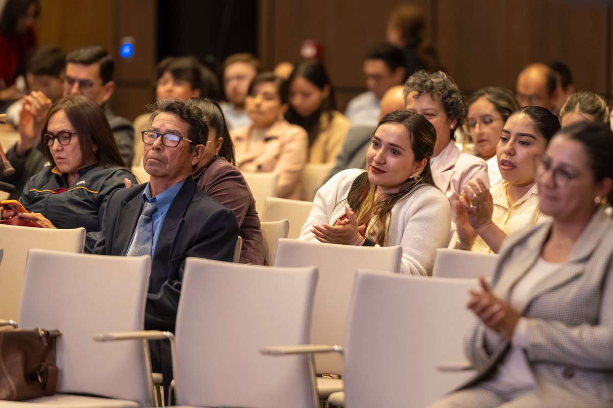 UTPLAlumni's tweet photo. 🌟 Conoce las historias de:

👨‍🎓 Danny Alexander Ávila – Hotelería y Turismo
👩‍🎓 Patricia Sofía Faggioni – Psicología Clínica y Salud
👩‍🎓 Victoria Fernanda Buendía – Pedagogía de los Idiomas https://t.co/1e7psikQK4