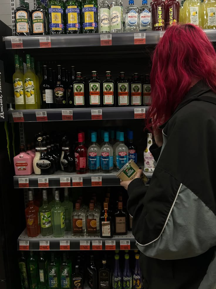 Mizzyfuska's tweet photo. Como s qu pase de comprar lo primero a lo segundo? 💀 https://t.co/HBuDPPTb2p