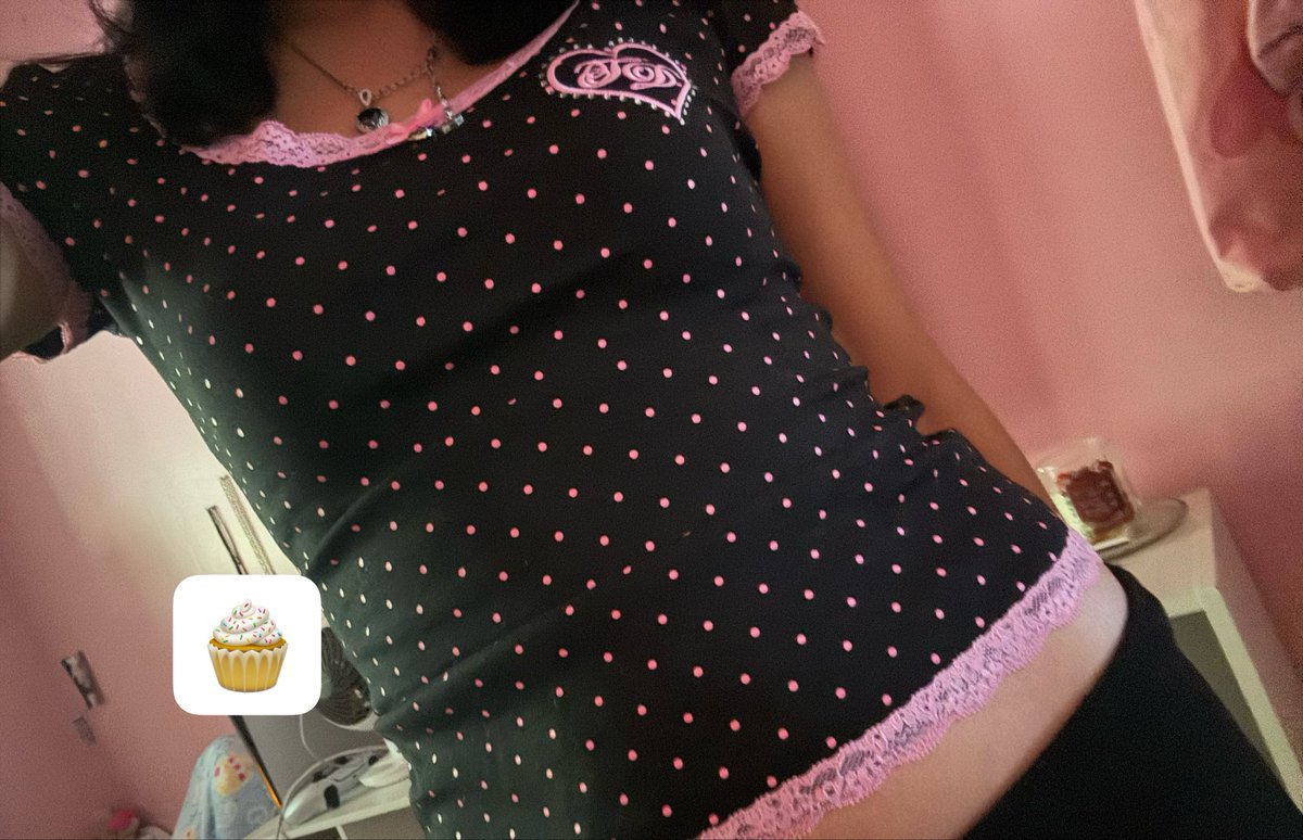 pwupiz's tweet photo. cutest shirt ever https://t.co/6T2MYa1keo