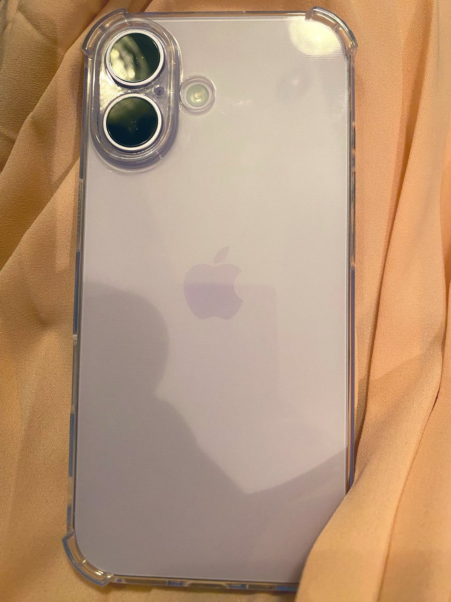 salviacoffee8's tweet photo. 自分でお誕生日プレゼント🎁iPhone17🤗めちゃサクサク動くのでシムも快適にできる（ほぼしてないけど）また楽しい一年にしたいな😃 https://t.co/iGvHlo26Um