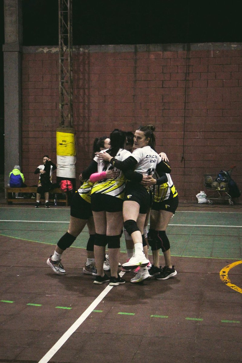CPBCRAoficial's tweet photo. VOLEY 

📍Mayores: fecha 5.  Derrota 0-3 como locales ante  3 de Febrero. 

· Inferiores: fecha 4. Locales ante Independiente. Sub-20: victoria 3-0; Sub-17: triunfo 2- https://t.co/uIBzSBfkJ3