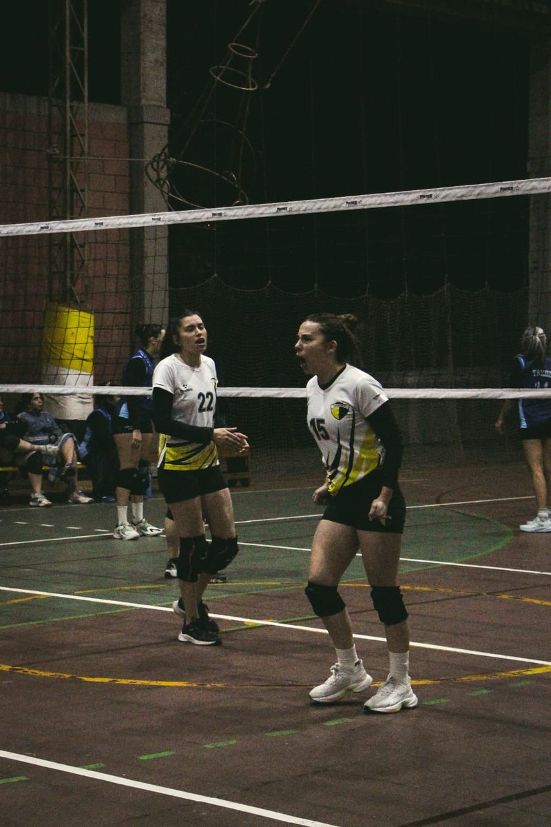 CPBCRAoficial's tweet photo. VOLEY 

📍Mayores: fecha 5.  Derrota 0-3 como locales ante  3 de Febrero. 

· Inferiores: fecha 4. Locales ante Independiente. Sub-20: victoria 3-0; Sub-17: triunfo 2- https://t.co/uIBzSBfkJ3