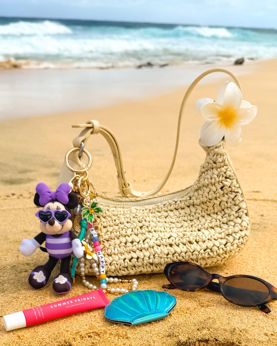 TonitaEmbejun's tweet photo. Just a girl who loves the ocean https://t.co/tKXwaZrQl6