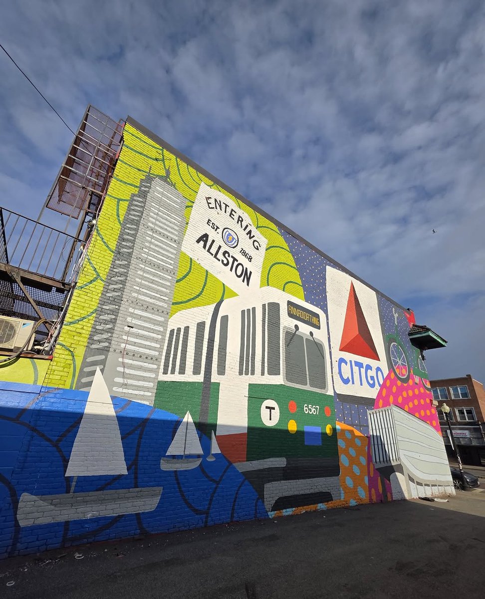 92567915's tweet photo. At the moment, my favorite mural is in Allston. https://t.co/M8Bi9n5zuq