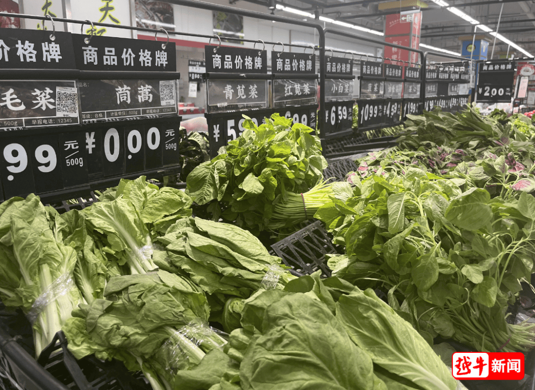 ukshetty12's tweet photo. Fresh organic spinach u0026 ripe avocados restock at local farm stands—perfect for weekend smoothies and salads! Grab yours before they sell out! https://t.co/2t6ptHV3uF
