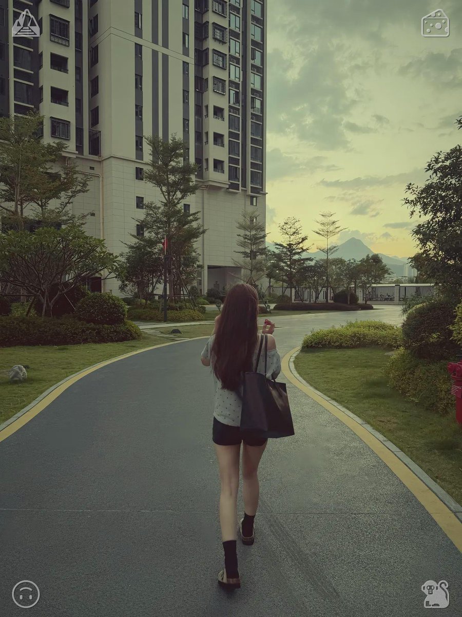 Mebtan_DP's tweet photo. As she strolls by, there's a bench occupied by an elderly gentleman, deeply engrossed in his newspaper, spectacles resting delicately on the bridge of his nose. He glances upward, offers a brief nod in her direction, and she returns the gesture with a faint, warm smile before ca https://t.co/Y6v1VAHORY