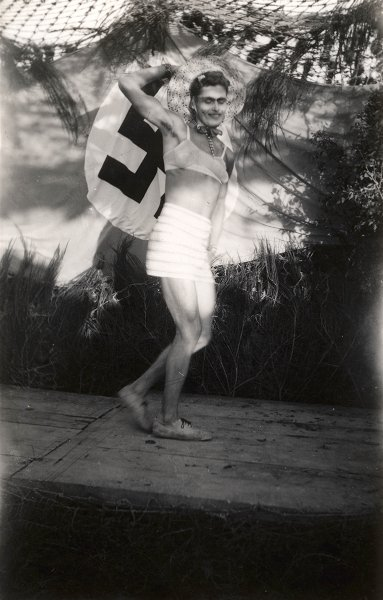 Edc3Itzz's tweet photo. @prussiannorwest nazi tranny: https://t.co/oUnMl1HhN0