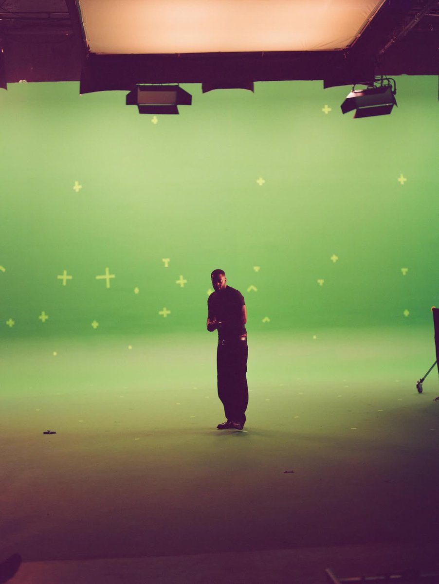 flawedicon's tweet photo. behind the scenes. https://t.co/2EBQaD34CF