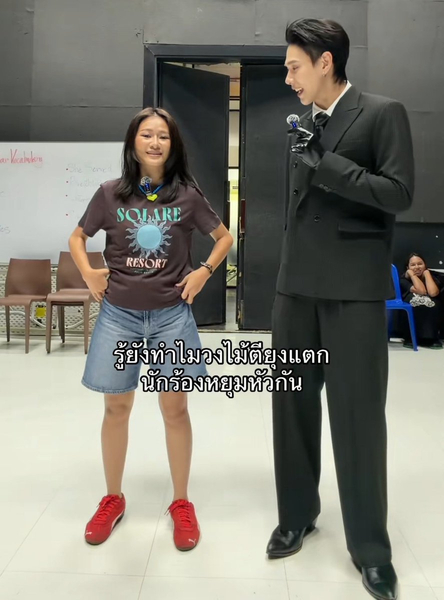 Daou_Road's tweet photo. ขำจนจะบ้าแล้ว ตอนไปช่วยโปรโมตเพลงใหม่เพื่อน ใส่ชุดอยู่บ้านไป แต่พอไปช่วยโปรโมตเพลงใหม่แฟนเพื่อน ทำไมแต่งตัวจัดเต็มขนาดนั้นอ่ะ 5555

#ต้าห์อู๋ออฟโรด #DaouOffroad https://t.co/kCLVtp4aHc