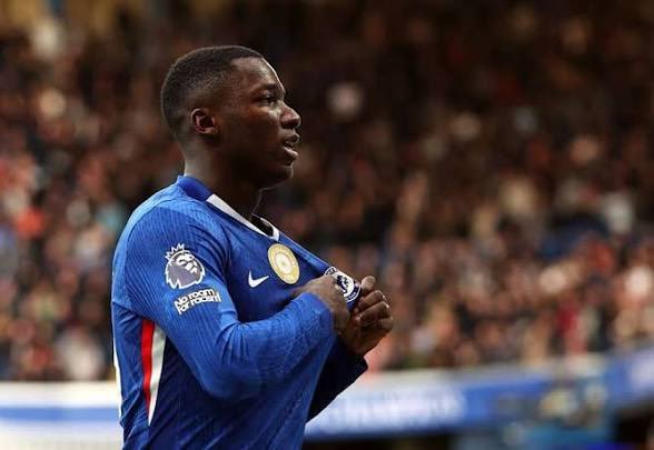 PL__Central's tweet photo. 🚨🏥 Il y a de l’espoir de voir Moisés Caicedo revenir à temps pour le match de Chelsea contre Hull samedi, après avoir manqué la défaite à l’Emirates.

[@SamiMokbel_BBC] rapporte que son retour est possible. 🔵 https://t.co/I0c5ac1Lrx