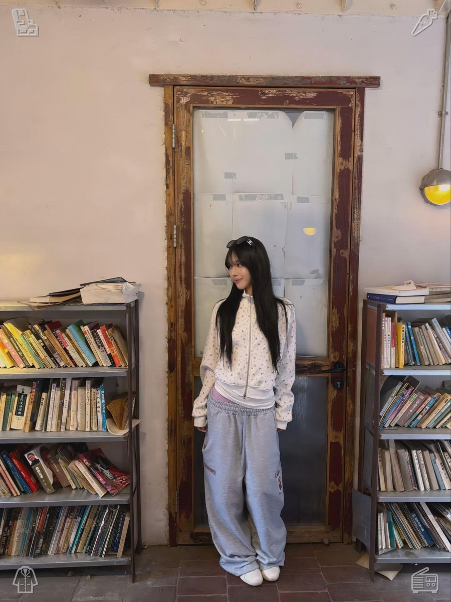 ashblanco17's tweet photo. Elara powered up her computer and set up a fresh directory for her snapshots of Ashwood Garden, labeling it "Home," since that was the essence of what the spot had turned into—a sanctuary where she found security, vitality, and her true self. 🦨We're in the thick of productio https://t.co/Ea0J2mJF0O