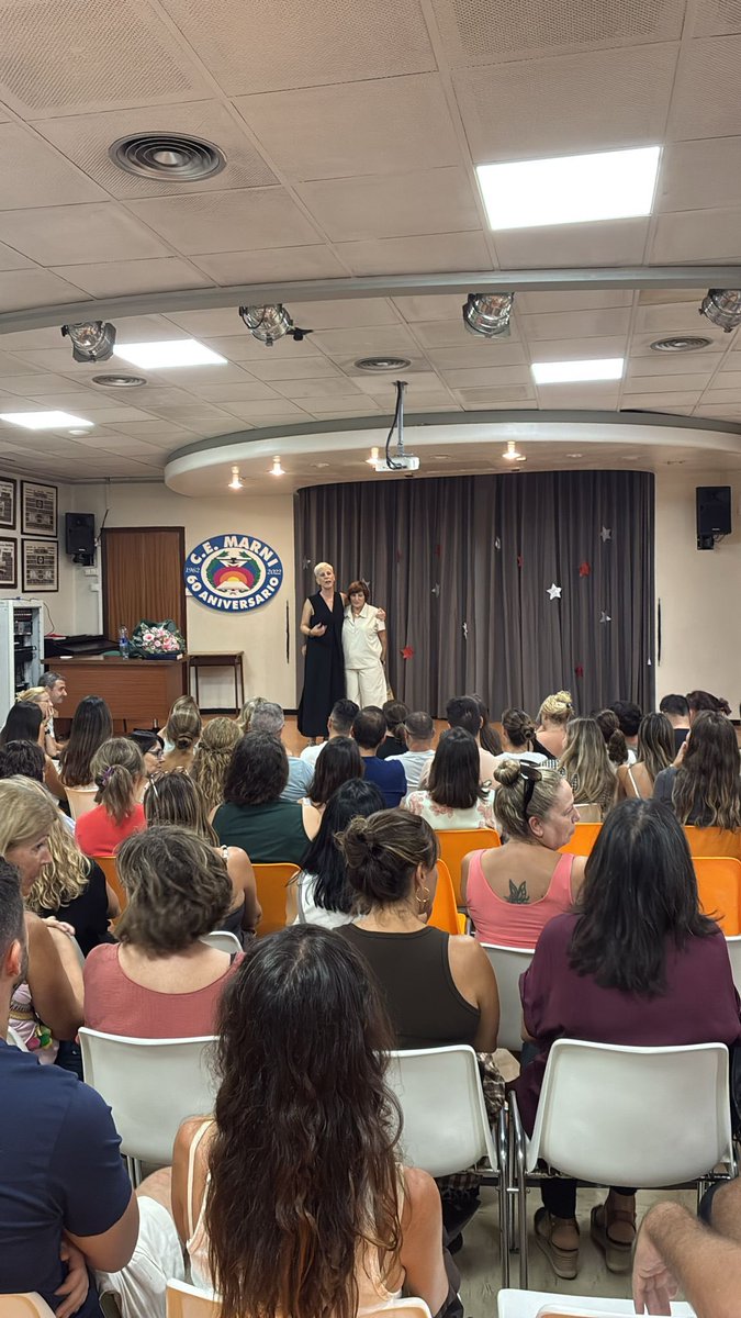 BAI_FDN's tweet photo. viernes 4 septiembre de 2026 fue la despedida de una gran seño que ha estado años trabajando en el colegio, ahora llega su jubilación y llega el momento de desearle lo mejor en esta nueva etapa de su vida. Siempre serás una gran seño. Rosa Llavata.  #jubilación #granprofesional https://t.co/5Cb7OjYaIo