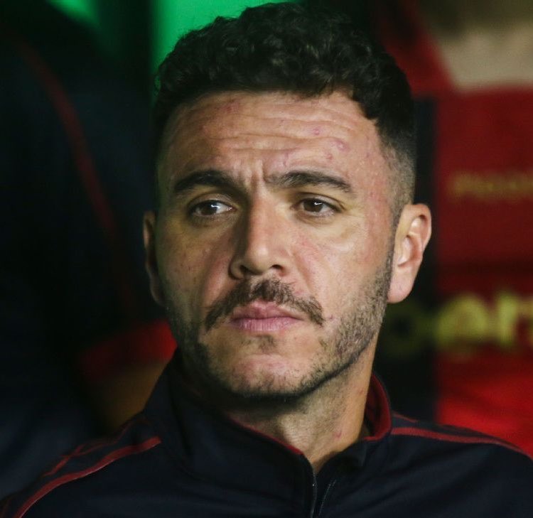 sportmilvolts's tweet photo. Senhoras e senhores, o homem está de VOLTA! 👨‍🏫 https://t.co/vU54esr7Pi