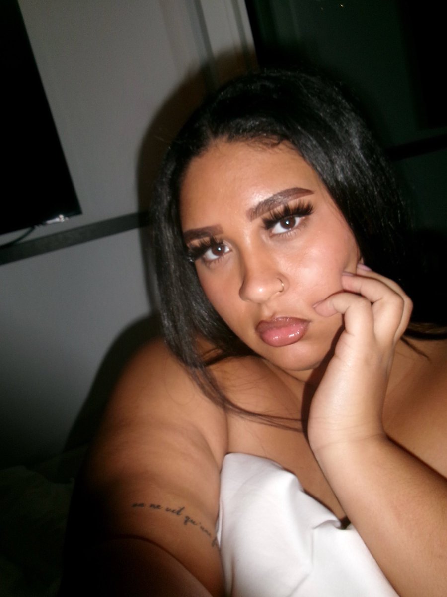 QueenJasmine029's tweet photo. A princess in her soft girl era 🤍

• Findom • BBW • Drain • Relapse • Cuck •
Sph • Cbt • Paypig • Brat • Femdom • Tits https://t.co/LYAEOs3kW4