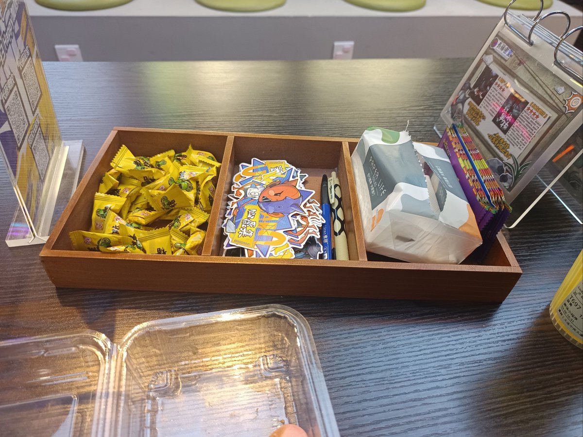 NubeGamer's tweet photo. Just caught my intern hiding half-eaten donuts in the supply closet to “save for later”… it’s been 3 weeks. Office snack heist level: amateur. https://t.co/im0jaCMX53