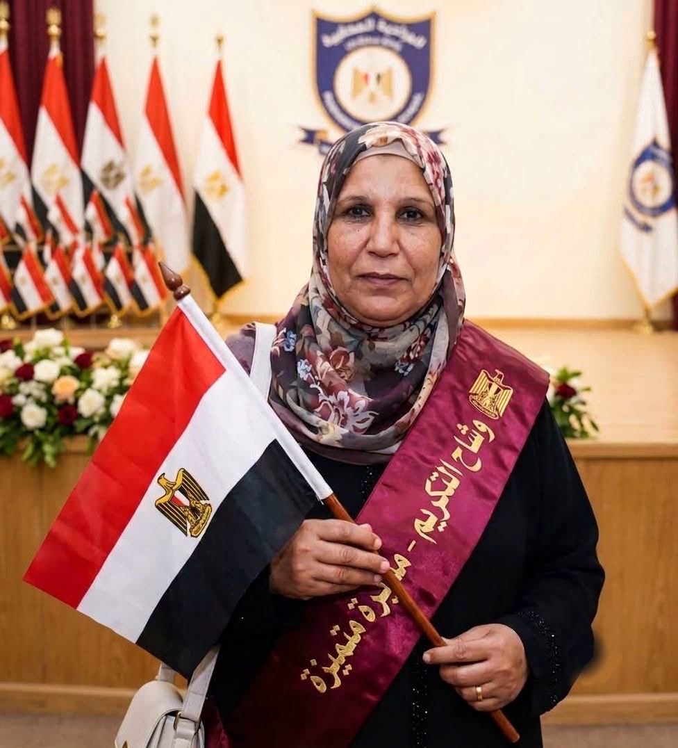 sherinhelal555's tweet photo. اللي اشتغل بإيده في مدارس الدولة
وقلبه كان على الطلاب واعتبر المدرسة بيته مينفعش ينقصها حاجة، مستناش ميزانية ولا جري ورا بيروقراطية، هو دا اللي مؤهل يكون وزير للتربية والتعليم
هو اللي هيعرف يصرف ميزانية الوزارة على الخدمات وهيكون عارف الطاقة القصوى للناس ومش هيقبل تقارير تقفيل ملفات.

شكرا أستاذتنا صالحة أبو الفضل ❤️🇪🇬