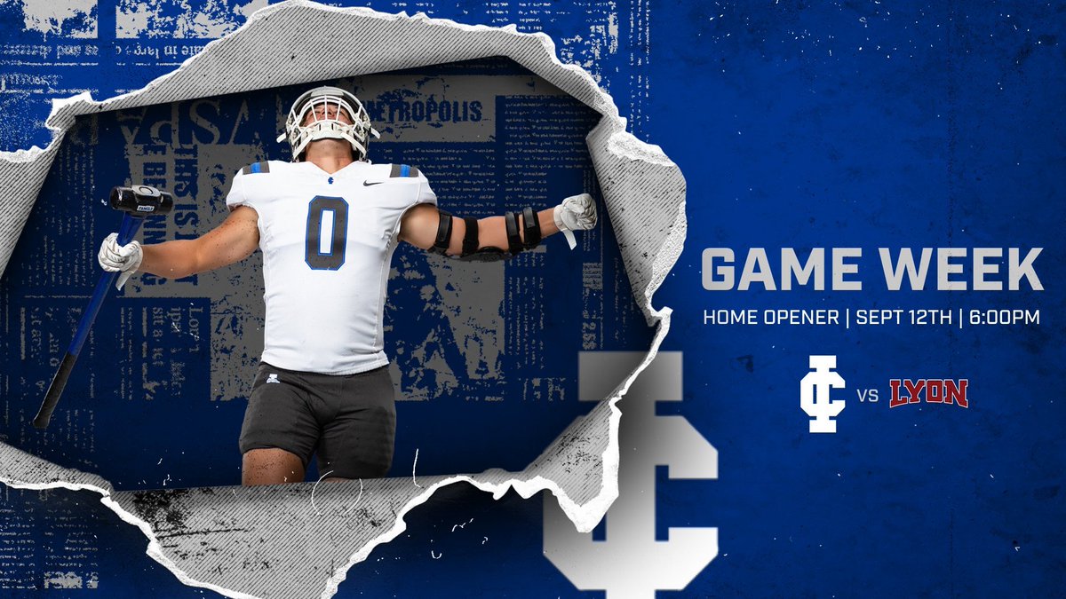 IC_Football's tweet photo. Home Opener! Under the lights! #FOE https://t.co/yXMjKbwF31