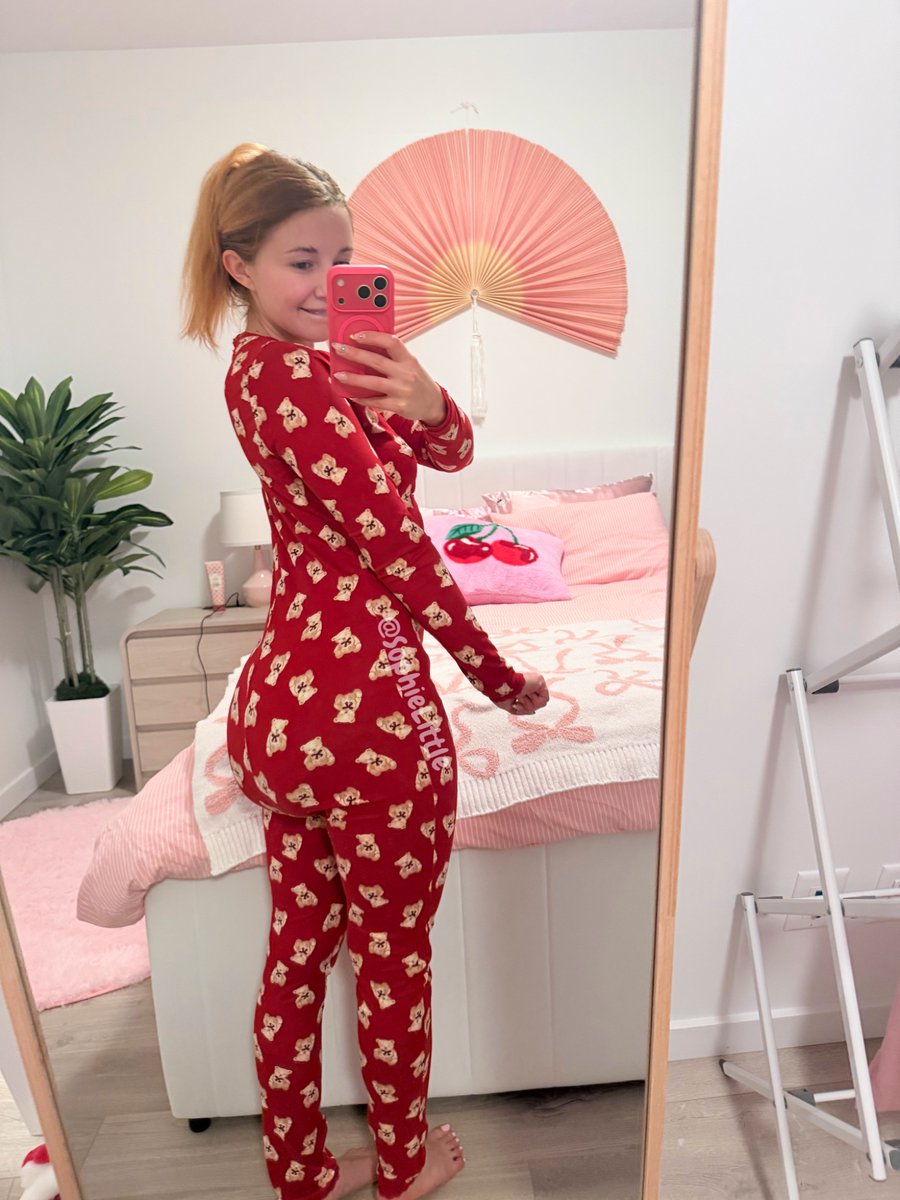 Sophielittle's tweet photo. Big thick diapers and PJ season is upon us 🧸 https://t.co/2bp5LqMAvu