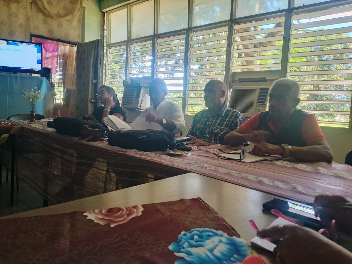 MarilisMor40555's tweet photo. Se realiza recorrido de la Dirección Provincial de Educación de la provincia Granma al municipio Yara donde se evalúan las acciones trazadas para el inicio del curso escolar 2026-2027. #EducaciónYara https://t.co/w9NaNCGR3P