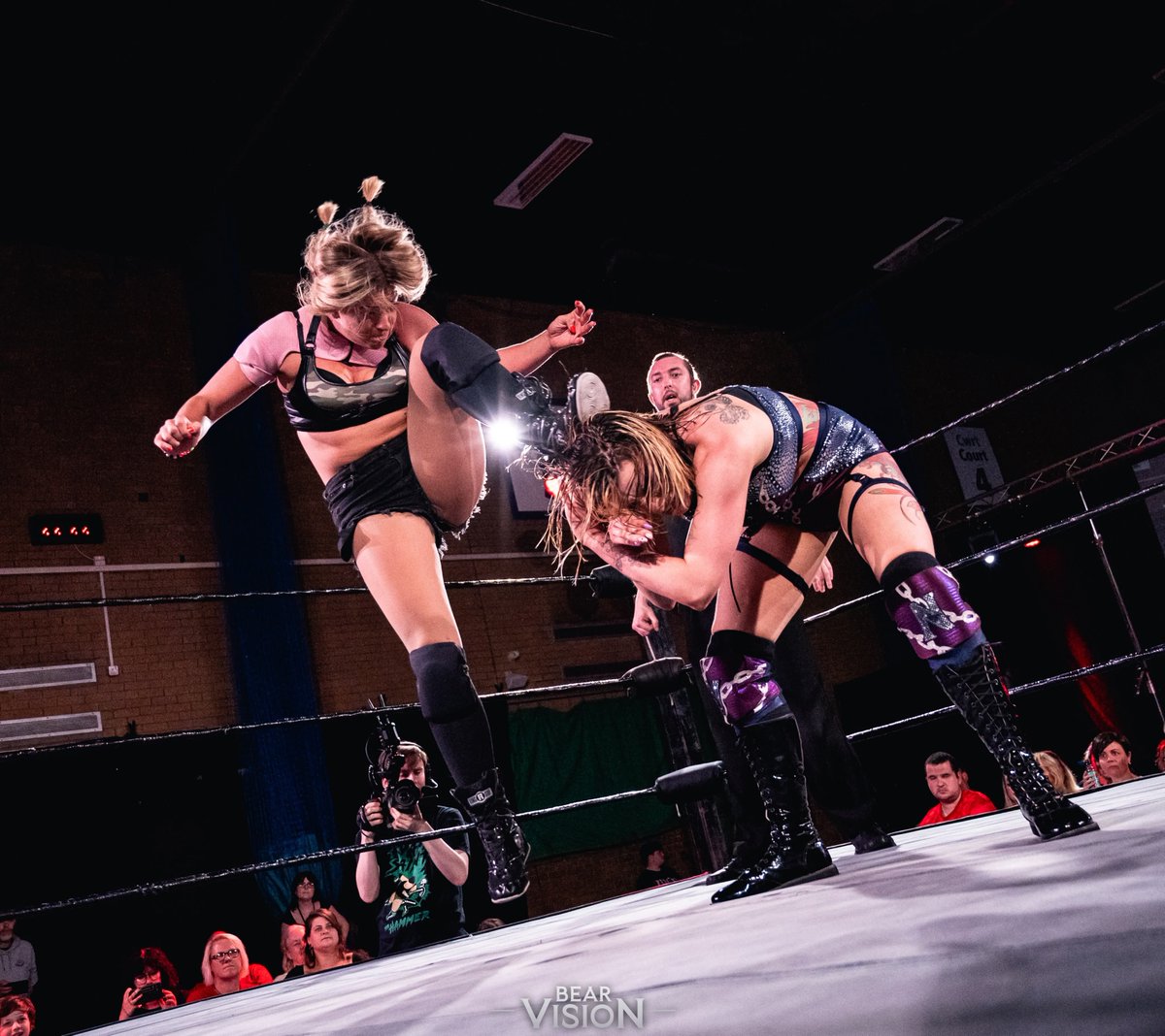 XwwOfficial's tweet photo. Last Night at @NoMercyWrestle #ComingUndone XWW Women's #WorldChampionship #TessWarren (C) vs @Violet_Nyte22 https://t.co/SwLcoiSJQn