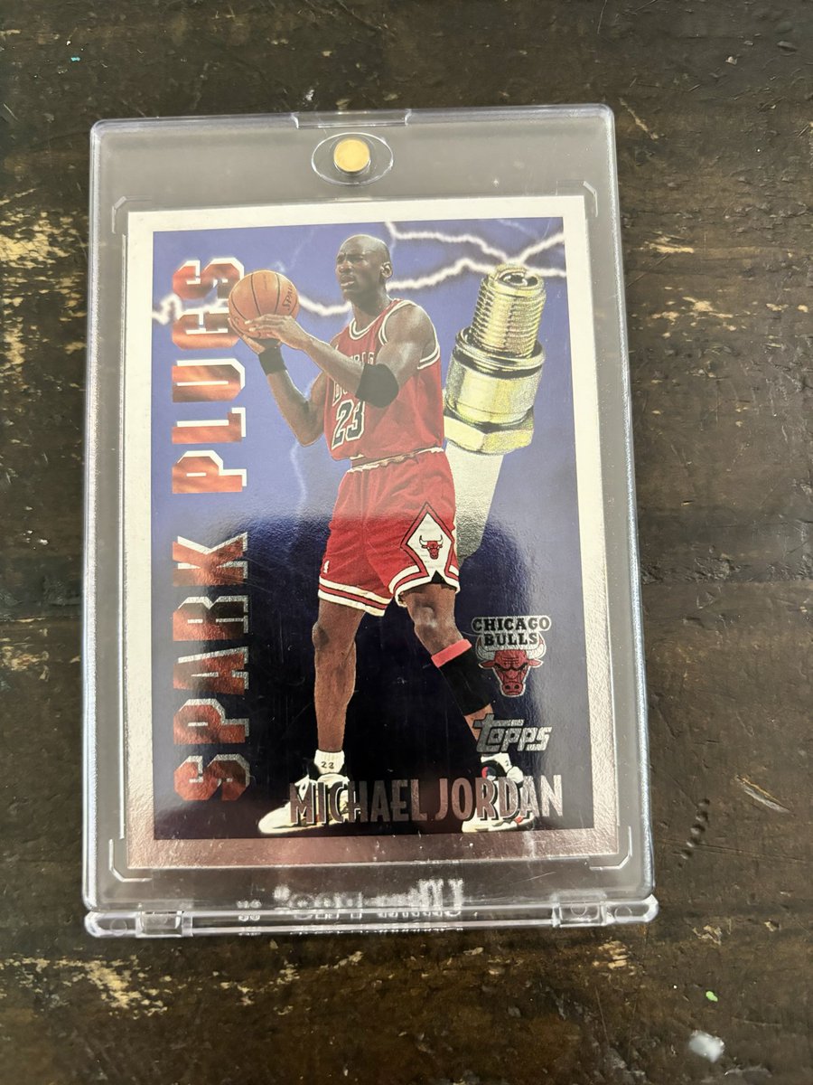 MrKdub's tweet photo. Considering investing into this guy Michael Jordan. Feel like he has a lot of potential and his upside could be profitable. Thoughts ? #TheHobby #MJMonday ❤️ https://t.co/T4iqd4hFCa