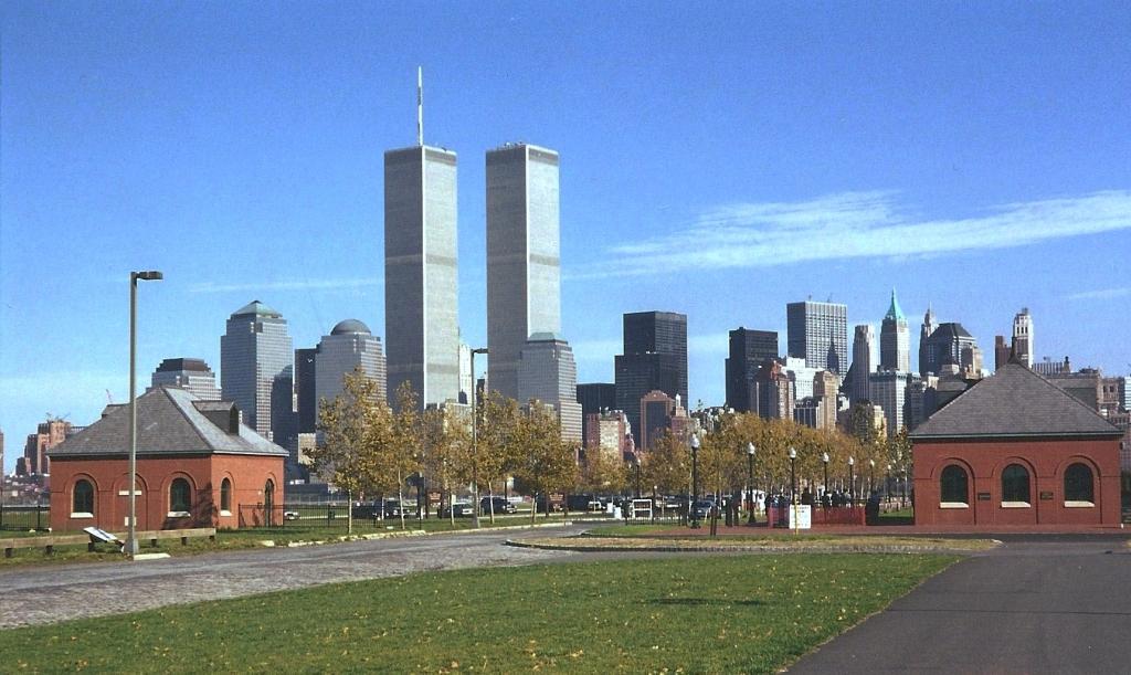 PuttandLoss's tweet photo. Today, we remember the lives lost on September 11, 2001, the families who carry their memory, and the courage of the first responders and ordinary Americans who stepped forward in the face of unimaginable tragedy.
25 years later, we still remember.

#Neverforget. 🇺🇸
#September11 https://t.co/Lbh7KSJ0ft
