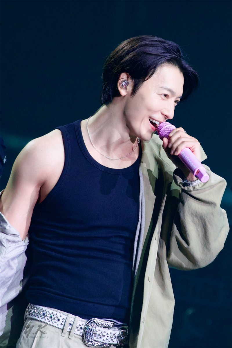 lovelf_yk's tweet photo. 20260905 DONGHAE 1st SOLO ENCORE CONCERT[ALIVE]

그만 까불어😤
진짜 한번 제대로 벗어봐😕😠🫵🏻

@donghae861015 
-
#이동해 #donghae #동해 #ドンへ #alive https://t.co/lAfnnxiqi8