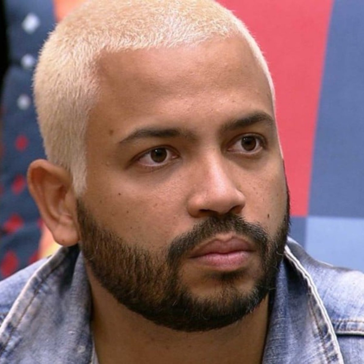 eichismo's tweet photo. o ksante tá a cara do projota no bbb https://t.co/nJjdN71tH5