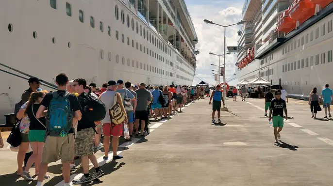 ron_ang40613's tweet photo. Outraged cruise passengers sound off about 'immense disappointment' after abrupt cancellation https://t.co/fzWoX0UWhP https://t.co/EaPdGHXnPU