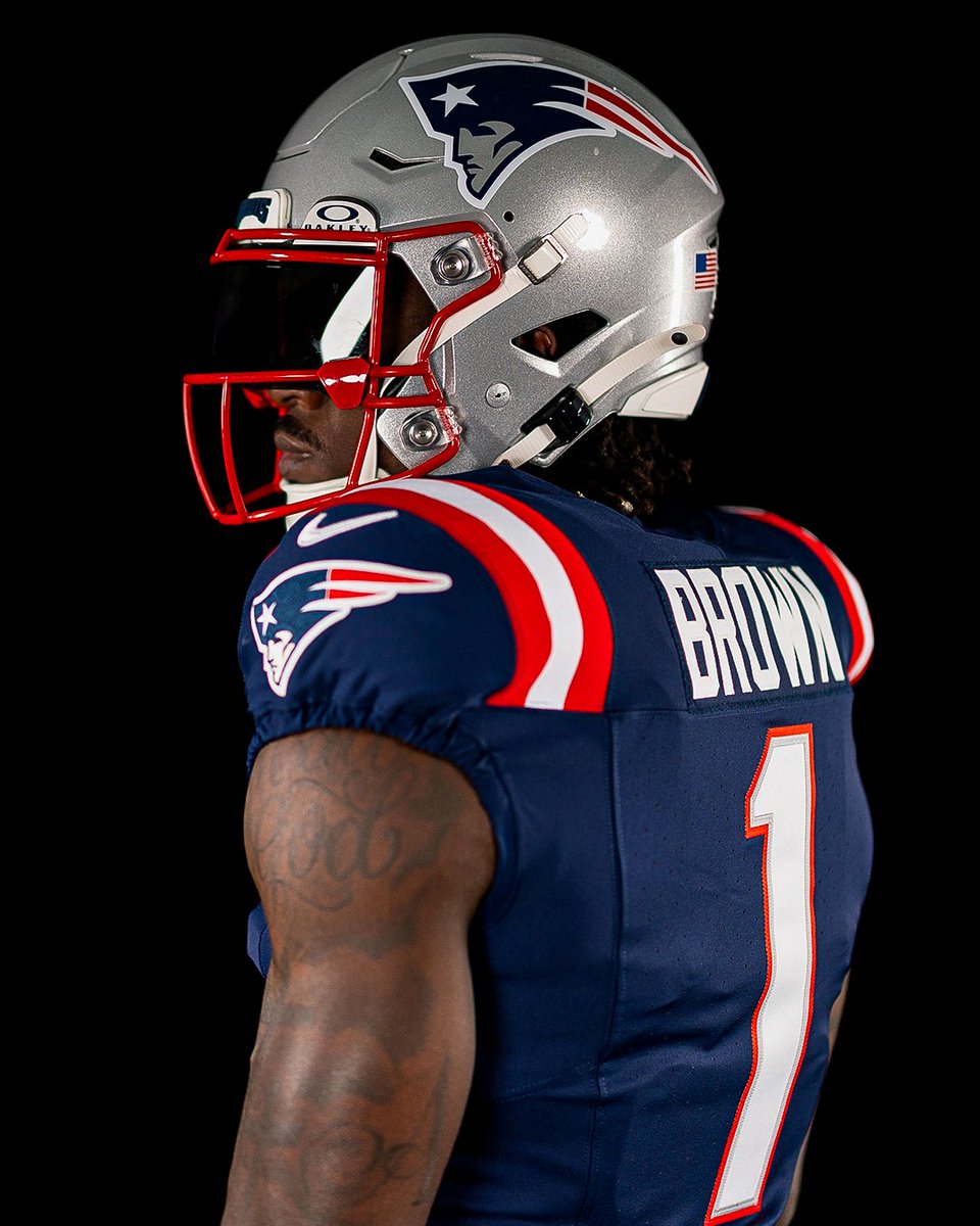 Patriots's tweet photo. 1️⃣ more day. https://t.co/haX2P2JhhW