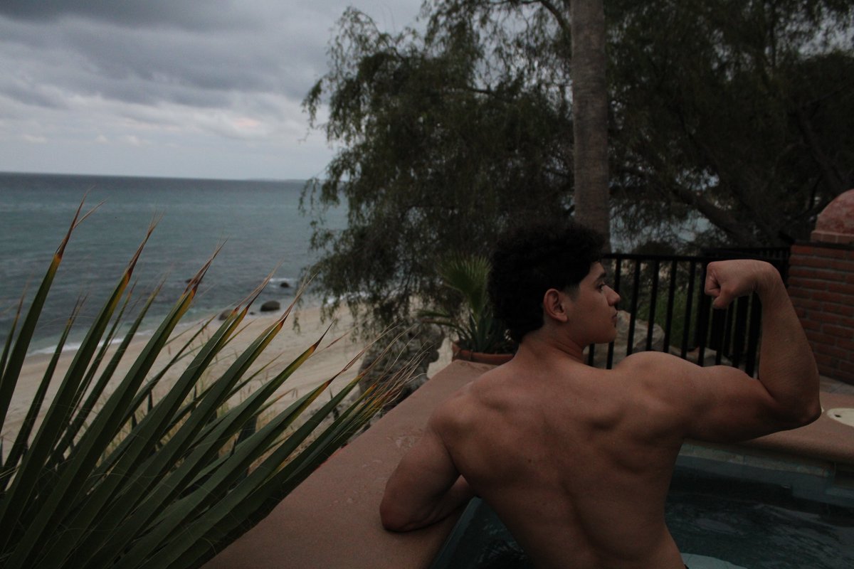lilhotnando's tweet photo. Que buen paisaje

#HotGuy #FitMen #MensPhysique #MaleCreator #OnlyFansMen #OnlyFans https://t.co/z4hyiVjK1N