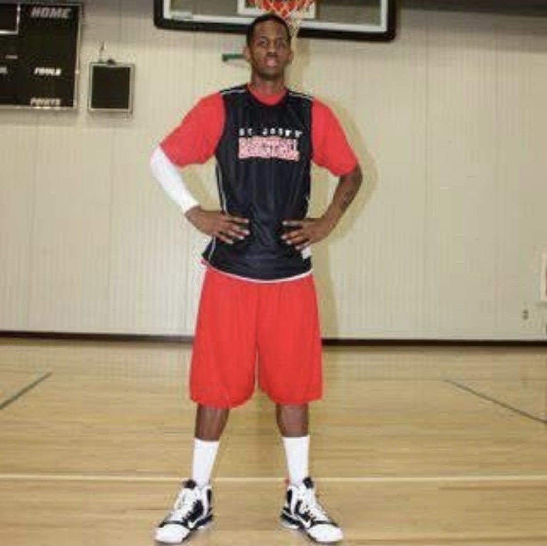 overtime's tweet photo. Bro had hoop dreams 💔💔💔💔💔 https://t.co/Lluvlg5mdq