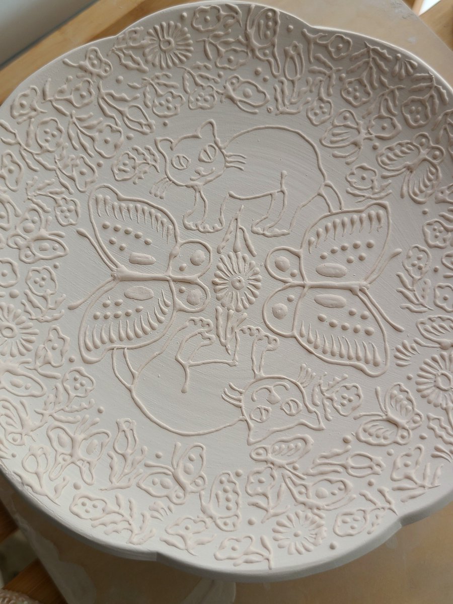 kimiko_art's tweet photo. さて、釉掛け釉掛け！
釉掛けは規模にもよるけど、私の場合1ヶ月くらいかかります。今回はそんな流暢なコト言ってられないので2週間！がんばるぞー https://t.co/H13rAJmMve