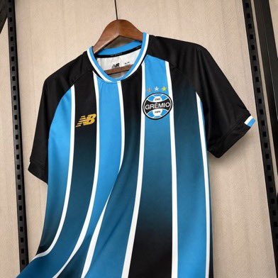 romariosousas's tweet photo. VITÓRIA x GRÊMIO EM CAMPO pelo Campeonato Brasileiro!

🔥 Dia de jogo e de conferir os mantos dos dois times!

Camisa Vitória Home 2026/27
👉 https://t.co/Wf9pg9ABX5

Camisa do Grêmio 2026
👉 https://t.co/5B2ZAHQhIL

#VITxGRE Anúncio https://t.co/s12dlj9Cmh