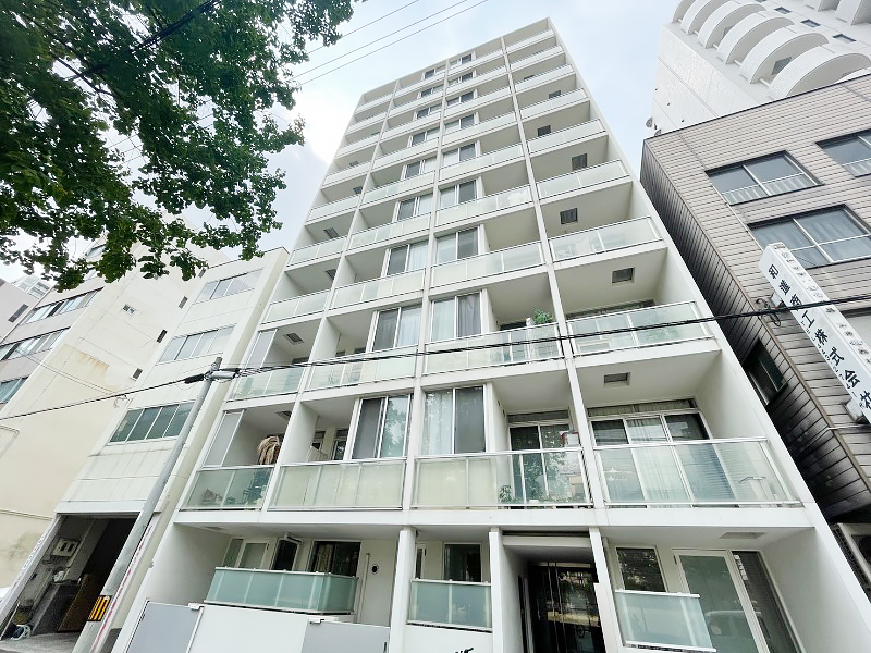 b_maniajp's tweet photo. 【白い螺旋階段×71.3㎡メゾネット✨】
大阪・京町堀にある、上下2層で暮らせるデザイナーズ1LDK🏠

💬白い螺旋階段が主役。ペット相談可＆敷金・礼金なしなのも魅力！

↓詳細＆問い合わせはこちら📩
https://t.co/ibOS6U3UKZ

#京町堀 #デザイナーズマンション #メゾネット #大阪賃貸 #ペット可 https://t.co/fYXs5zK9m2