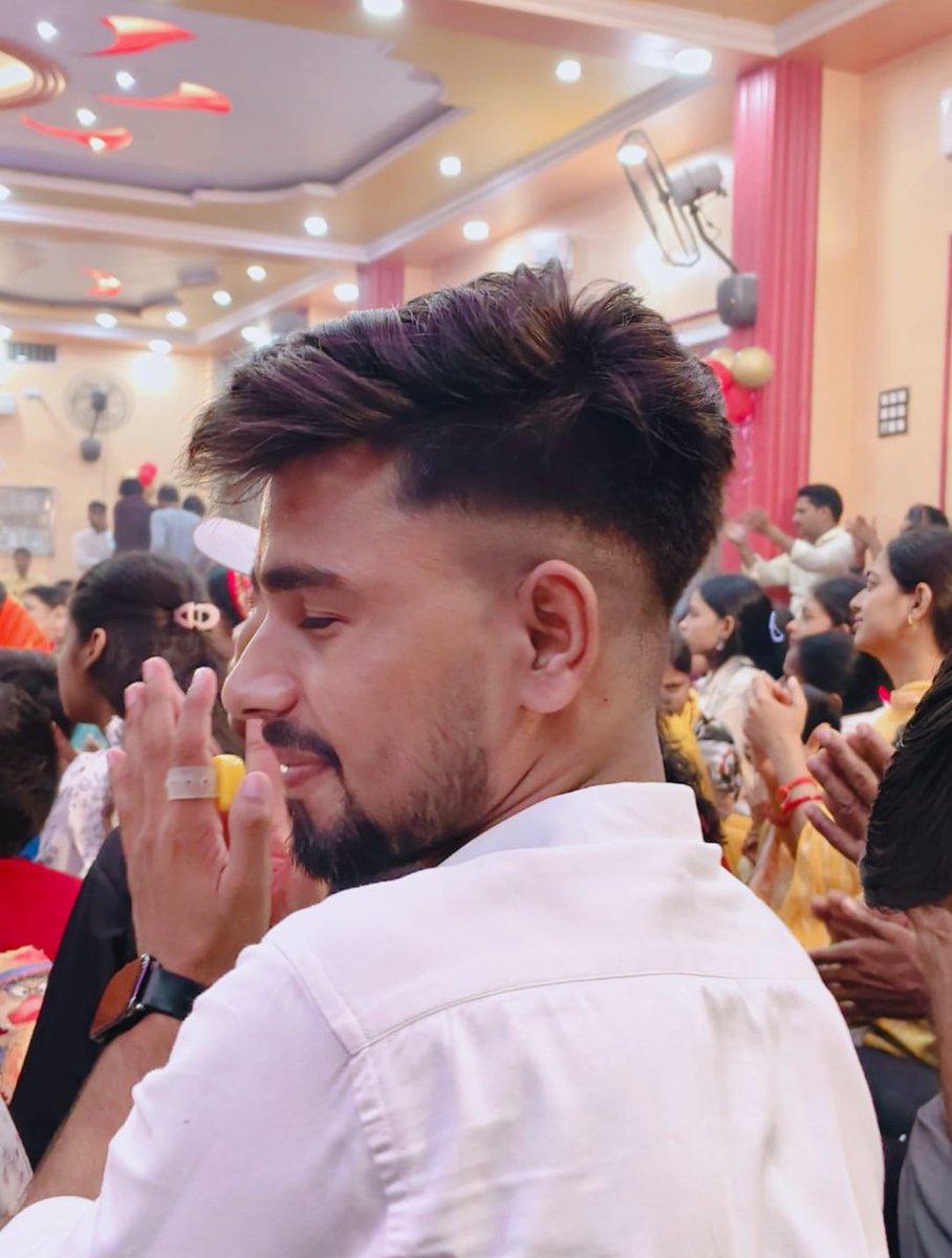 Ramkripalyadavg's tweet photo. Radhey radhey 🌸🦚 #Ramkripalyadavg https://t.co/DgFXeyl0Sb
