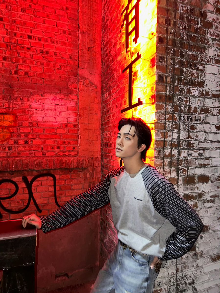 wencyfuxs's tweet photo. — [260908] leo weibo update 

"我的計劃就是趕上我的變化 @/亿轩_Kingston"

#煙灰 #ASHofficialseries #彭梓燁Leo #億軒Kingston #LeoKing https://t.co/4acVYy9em3