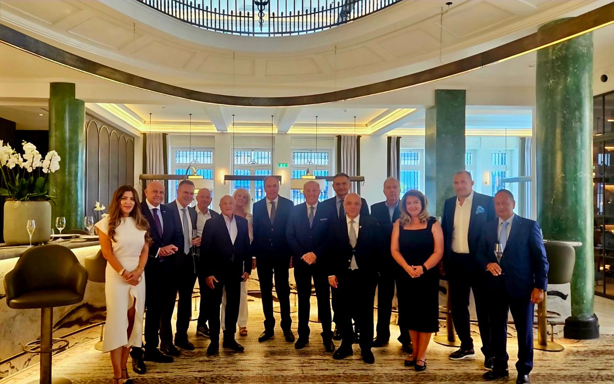 LUinAthens's tweet photo. 5 Sep. in #Thessaloniki, Paul Schmit decorated Ioannis Verginis, Honorary Consul in Thessaloniki,  Officer of the Order of Merit of  in recognition of his outstanding commitment and 22 years of dedicated service to  🇱🇺���🇷 ties.#Luxembourg #Greece #Diplomacy  #HonoraryConsul https://t.co/FEzn9t3kHI