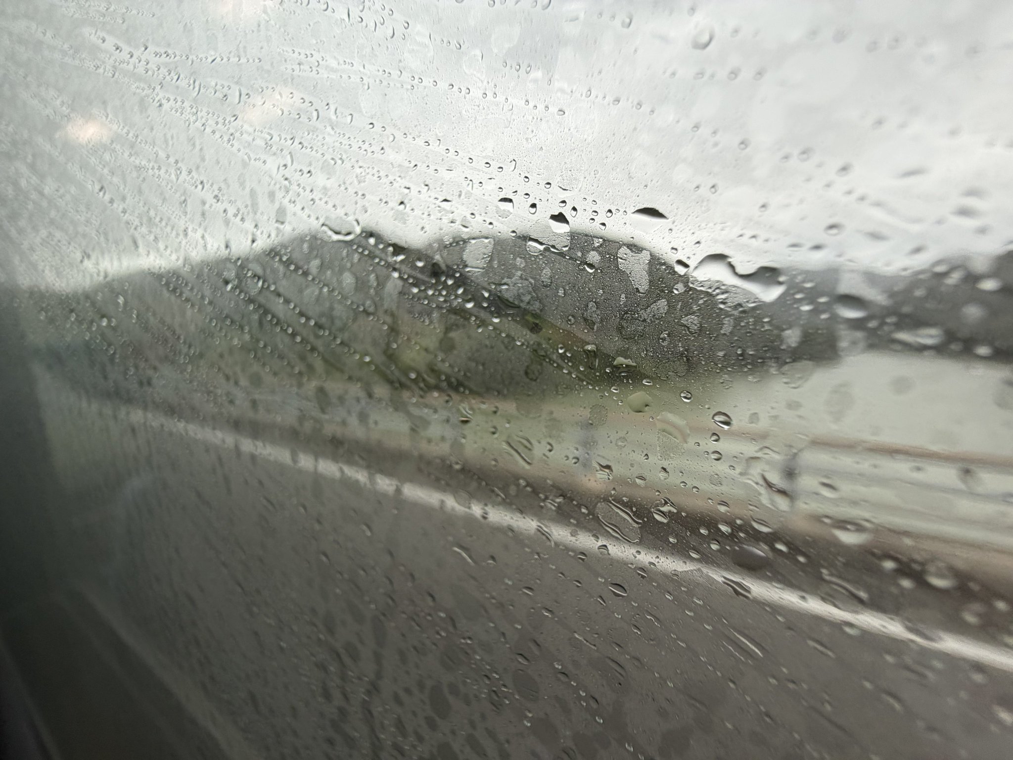 雨 HRq4bxTbYAA2P69.jpg:large