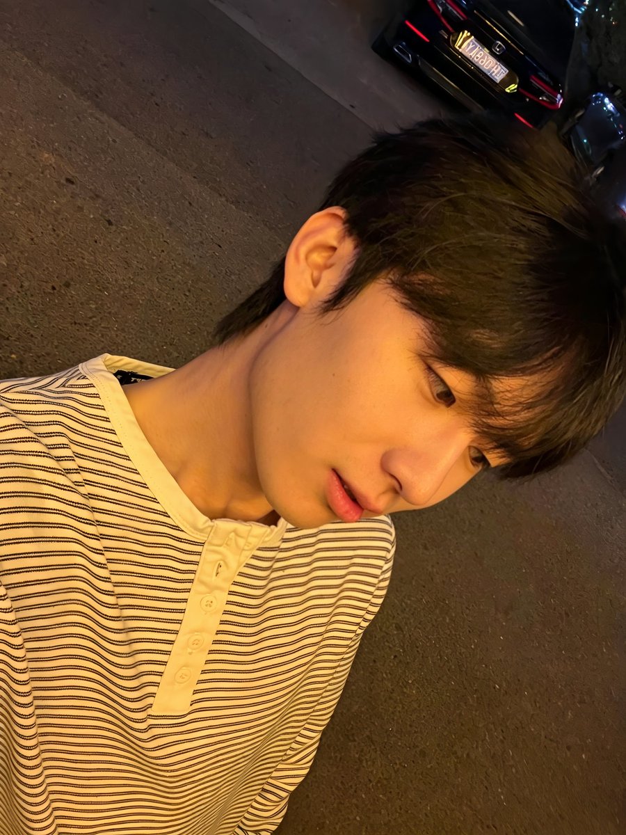 711vvi's tweet photo. 如果情绪有天气，那我困在雨天里 https://t.co/3CYNjJaLia