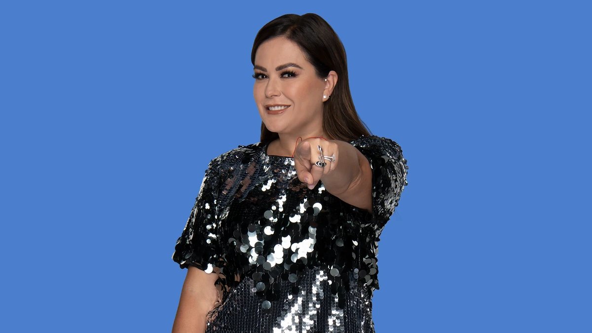 ArmSnchz's tweet photo. Nótese como la producción habla de Yahir como "el capataz" de la comida, mientras que a Mariana Echeverría y Dalilah Polanco las tomaban de controladoras por la comida y ni hablar del público 

#LaCasaDeLosFamososMéxico https://t.co/616eRDQeQL
